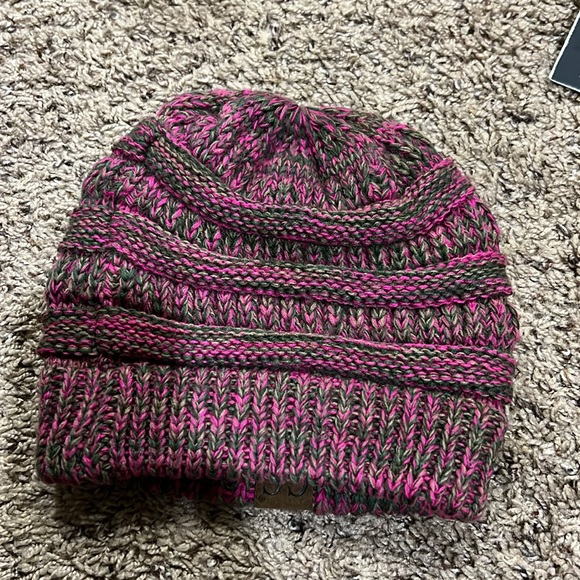 C.C Beanie - Picture 2 of 2